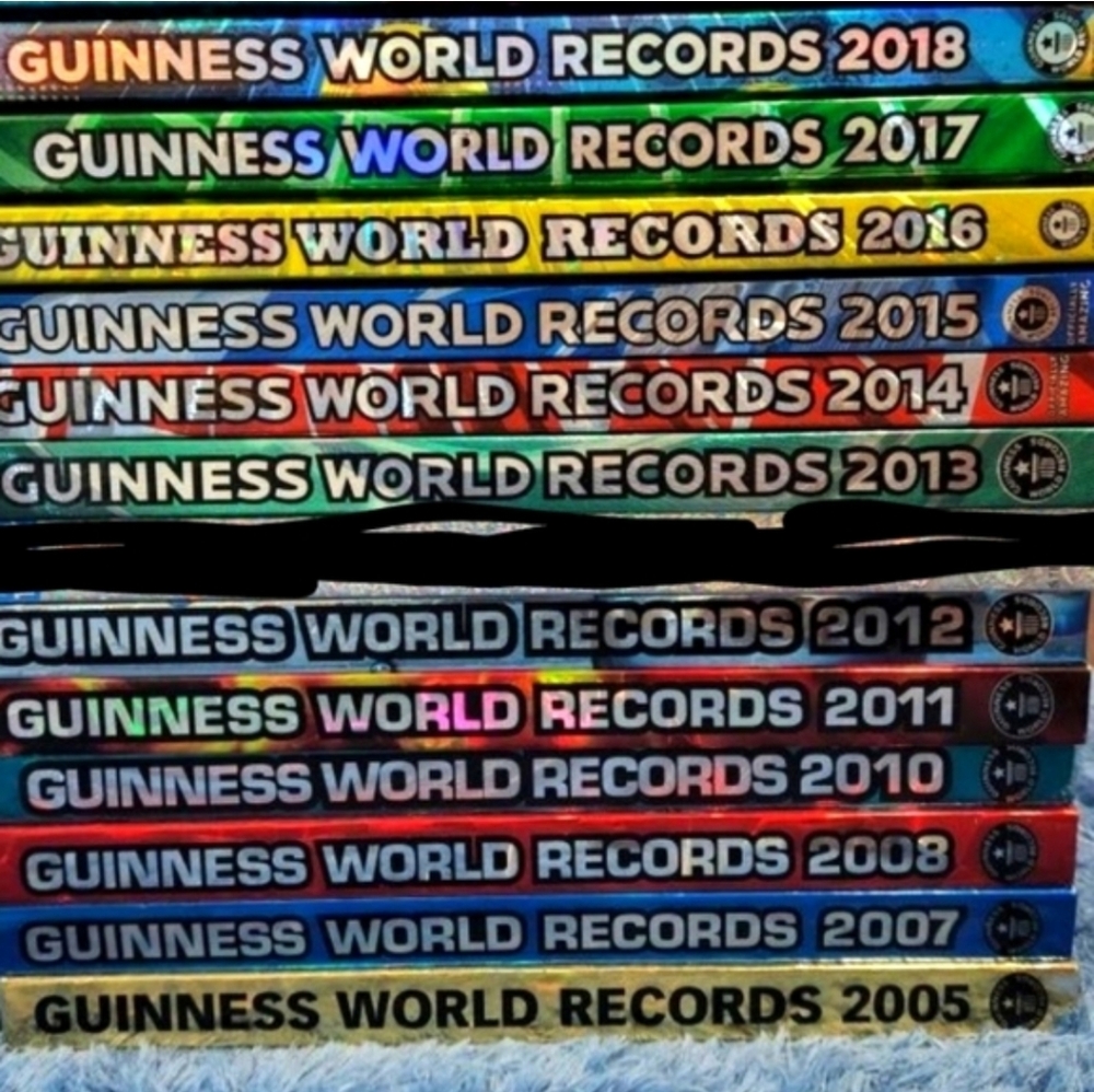 $8 EACH: 12 Guinness World Records Books